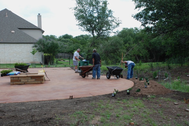 2010/06(June)/More firepit work/640x480_2010-06-13-87 Firepit Construction.jpg